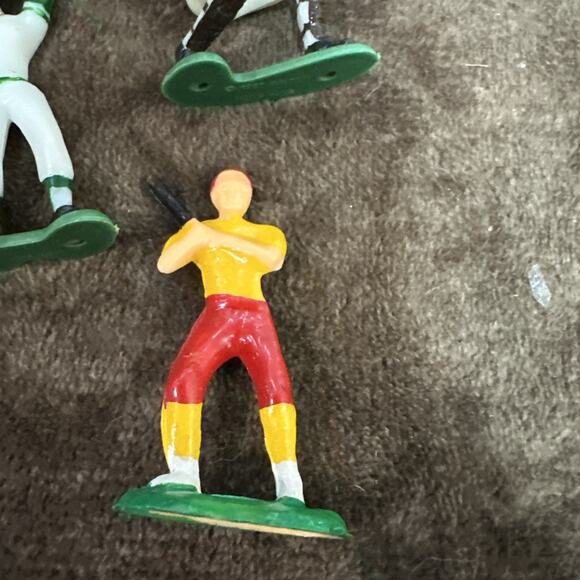 11 Vintage 1981 (2 Sets) Wilton Cake Tops Baseball Sports Catcher Pitcher - Picture 4 of 7